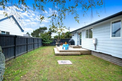 Photo of property in 2/17 Glen Road, Ranui, Auckland, 0612