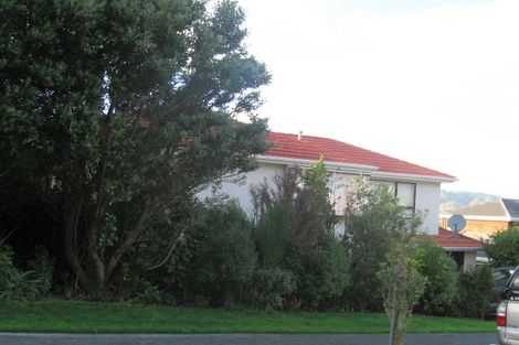 Photo of property in 15 Ordley Grove, Tawa, Wellington, 5028