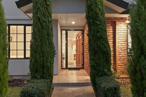 Photo of property in 8 Waimanu Bay Drive, Te Atatu Peninsula, Auckland, 0610