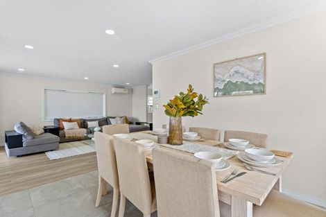 Photo of property in 791a East Coast Road, Northcross, Auckland, 0630