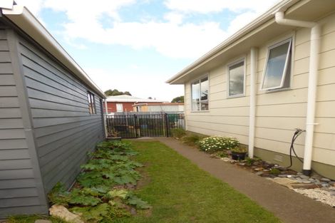 Photo of property in 33 Gloucester Street, Patea, 4520