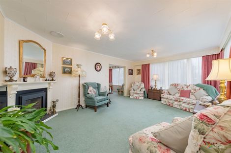 Photo of property in 15 Maple Grove, Maungaraki, Lower Hutt, 5010