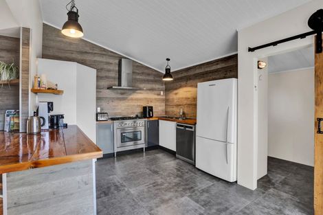 Photo of property in 120 Manawapou Road, Hawera, 4610