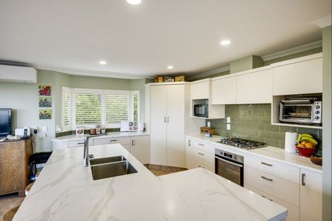 Photo of property in 76a Churchill Drive, Taradale, Napier, 4112