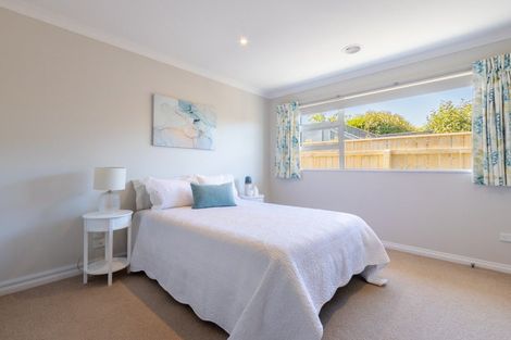 Photo of property in 26 Otupoa Way, Paraparaumu, 5032