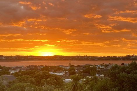 Photo of property in 32c Devon Road, Bucklands Beach, Auckland, 2012