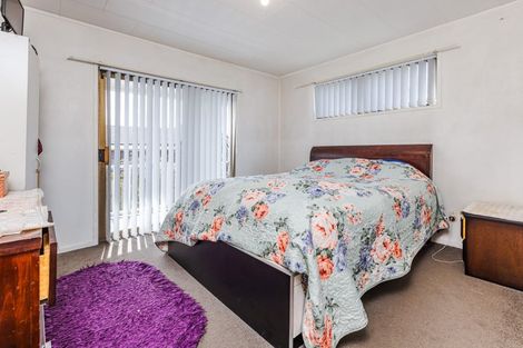 Photo of property in 63 Finlayson Avenue, Clendon Park, Auckland, 2103
