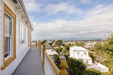 Photo of property in 15 Sealy Road, Bluff Hill, Napier, 4110
