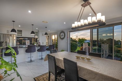 Photo of property in 2 Tutakarae Road, Kelvin Grove, Palmerston North, 4470
