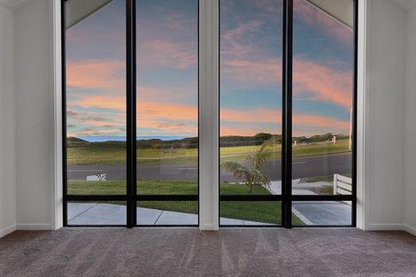 Photo of property in 16 Pacific Parade, Coastlands, Whakatane, 3120