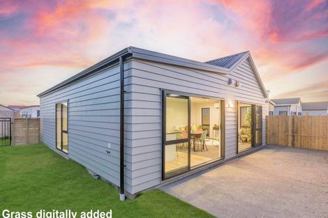 Photo of property in 8 Koru Loop, Paraparaumu, 5032