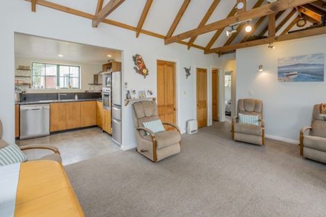 Photo of property in 18 Campion Road, Waikanae Beach, Waikanae, 5036