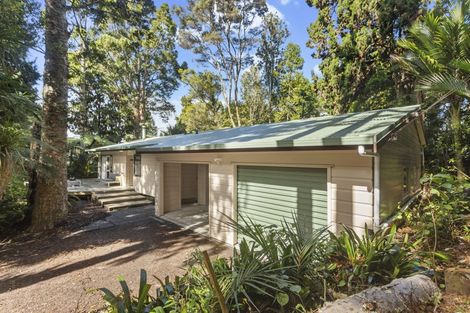 Photo of property in 1 Ngaio Road, Titirangi, Auckland, 0604