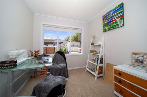 Photo of property in 14 Mount View Place, Spotswood, New Plymouth, 4310