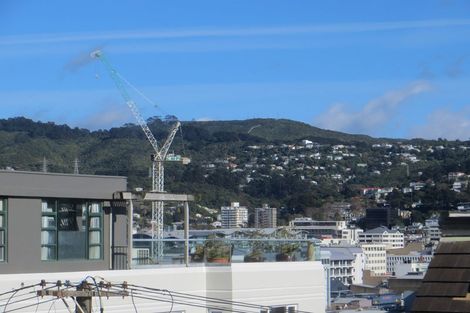 Photo of property in 22 Hawker Street, Mount Victoria, Wellington, 6011