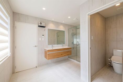 Photo of property in 4 Resolution Drive, Gulf Harbour, Whangaparaoa, 0930