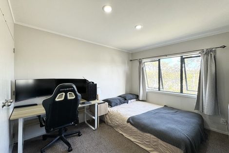 Photo of property in 1/5 John Jennings Drive, Oteha, Auckland, 0632