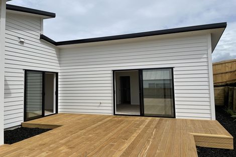 Photo of property in 40 Taikura Avenue, Red Beach, 0932