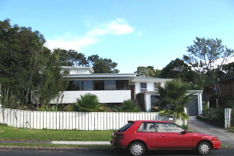 Photo of property in 43 Weatherly Road, Torbay, Auckland, 0630