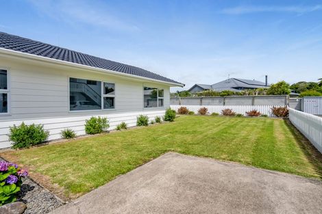 Photo of property in 2/353 Saint Aubyn, Moturoa, New Plymouth, 4310
