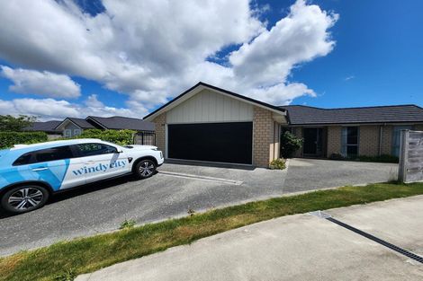 Photo of property in 14 Filmer Crescent, Wallaceville, Upper Hutt, 5018
