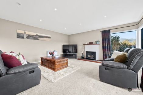 Photo of property in 67 Mount Marua Way, Timberlea, Upper Hutt, 5018