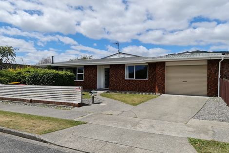 Photo of property in 1 Matai Street, Waikanae, 5036