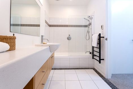 Photo of property in 394 The Esplanade, Island Bay, Wellington, 6023