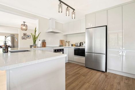 Photo of property in 61 Kanuka Road, Bombay, 2675