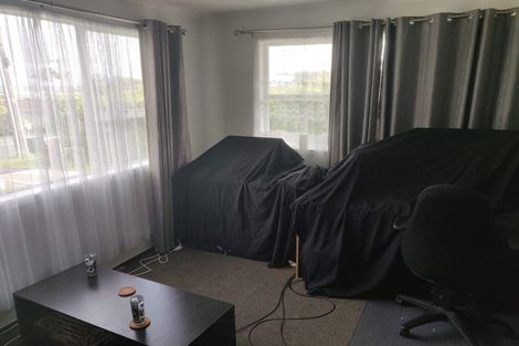 Photo of property in 105 Te Atatu Road, Te Atatu South, Auckland, 0610