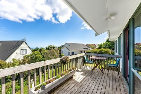 Photo of property in 16 Coventry Close, Ascot Park, Porirua, 5024