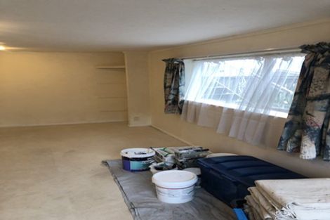 Photo of property in 32a Bancroft Terrace, Newlands, Wellington, 6037