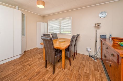 Photo of property in 52 Peverill Crescent, Papatoetoe, Auckland, 2025