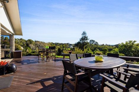 Photo of property in 14 Sequoia Grove, Merrilands, New Plymouth, 4312