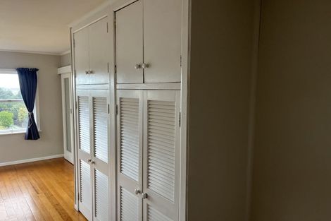 Photo of property in 1/33 Roberts Road, Glenfield, Auckland, 0629