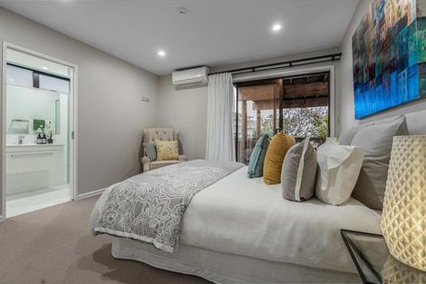 Photo of property in 102 Bassett Road, Remuera, Auckland, 1050