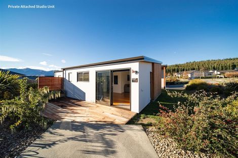 Photo of property in 18 Centre Crescent, Wanaka, 9305