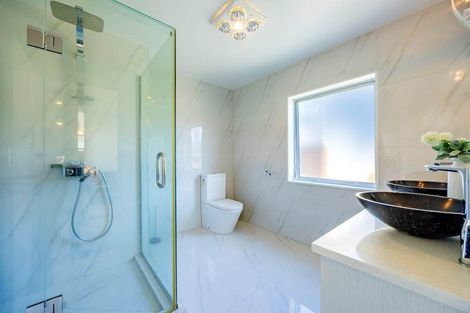 Photo of property in 6 Meadowvale Avenue, Forrest Hill, Auckland, 0620