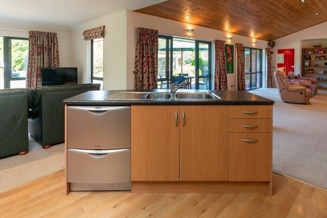 Photo of property in 4 Stoneleigh Grove, Paraparaumu, 5032