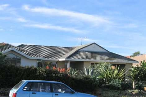 Photo of property in 35 Kath Hopper Drive, Orewa, 0931