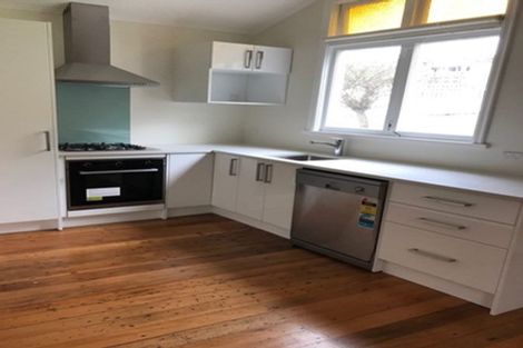 Photo of property in 2/22 Kiteroa Terrace, Rothesay Bay, Auckland, 0630