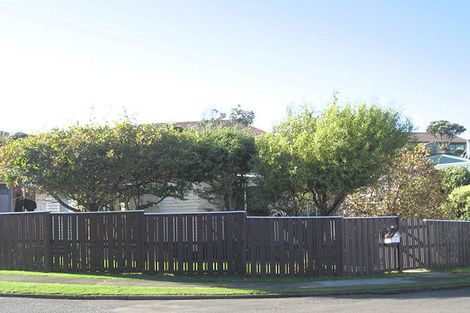 Photo of property in 1 Finn Place, Titahi Bay, Porirua, 5022