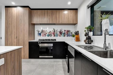 Photo of property in 51 Magnolia Drive, Westown, New Plymouth, 4310