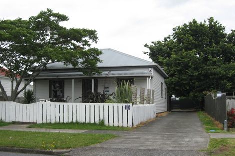 Photo of property in 12 Albert Street, Pukekohe, 2120