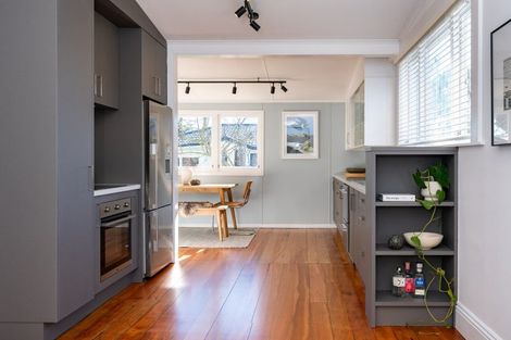 Photo of property in 9 Kinross White Street, Napier South, Napier, 4110