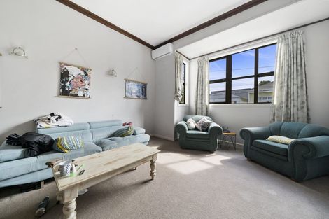 Photo of property in 8 Caroline Street, Mount Victoria, Wellington, 6011