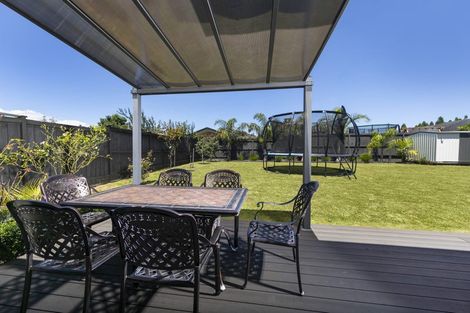 Photo of property in 7 Sir Lincoln Drive, Kumeu, 0810