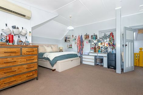 Photo of property in 2 Carnarvon Street, Gisborne, 4010