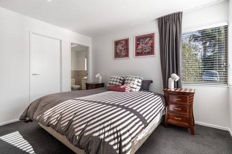Photo of property in 13 Beaudine Avenue, Glenfield, Auckland, 0629