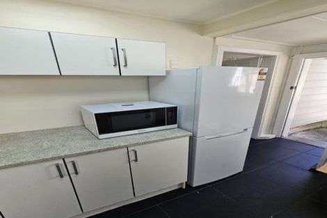 Photo of property in 6 Rixon Grove, Mount Victoria, Wellington, 6011